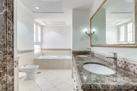Villa para arrendamento em Arabian Ranches, Dubai, EAU 5 quartos, 424 m2 № 738202 - foto 16