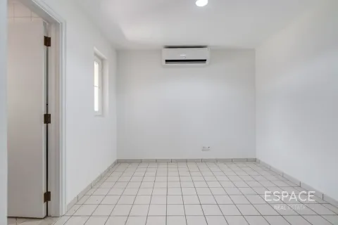 Villa para arrendamento em Arabian Ranches, Dubai, EAU 5 quartos, 424 m2 № 738202 - foto 6