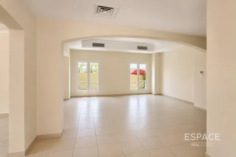 Vilă de închiriat în Meadows, Dubai, EAU 3 dormitoare, 320 mp.  №738206 - poză 2