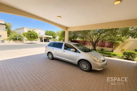 Vilă de închiriat în Meadows, Dubai, EAU 3 dormitoare, 320 mp.  №738206 - poză 13