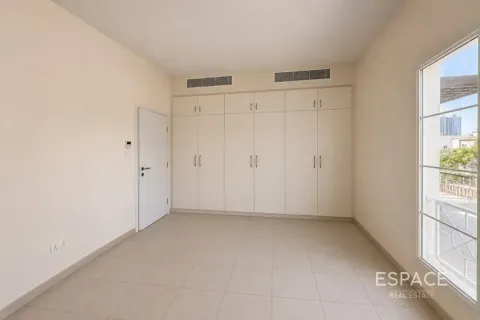 Vilă de închiriat în Meadows, Dubai, EAU 3 dormitoare, 320 mp.  №738206 - poză 5