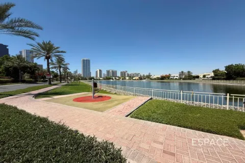 Vilă de închiriat în Meadows, Dubai, EAU 3 dormitoare, 320 mp.  №738206 - poză 12