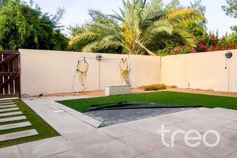 Vila v Arabian Ranches, Dubai, SAE 3 spálne, 212.56 m2 č. 739348 - Fotografia 3