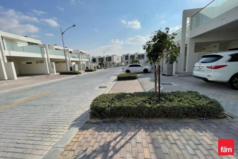 Casa urbana para venda em Dubai, EAU 3 quartos, 151.8 m2 № 699999 - foto 21