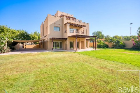 Villa itt: Arabian Ranches, Dubai, EAE, 5 hálószoba, 1381.19 m², azonosító: 761226