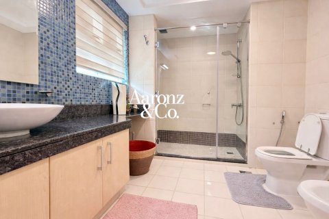 Apartman u Palm Jumeirah, Dubai, UAE 3 spavaćih soba, 206 m2 Br. 703112 - fotografija 16