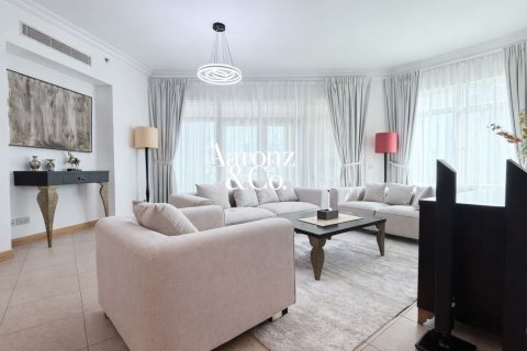 Apartman u Palm Jumeirah, Dubai, UAE 3 spavaćih soba, 206 m2 Br. 703112 - fotografija 17