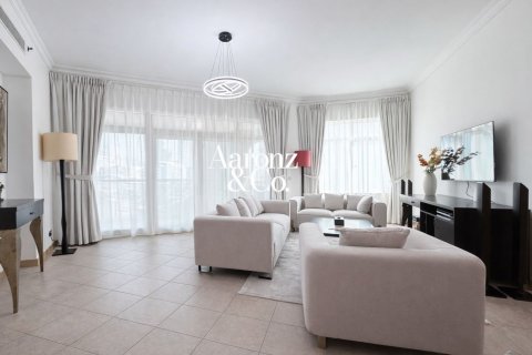 Apartment in Palm Jumeirah, Dubai, UAE 3 bedrooms, 206 sq.m. № 703112