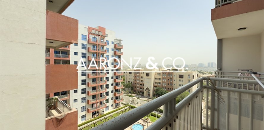 Al Furjan, Dubai, UAE의 아파트 침실 2개, 122제곱미터 번호 703109