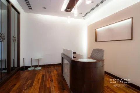 Üürile anda kontor asukohaga Jumeirah Lake Towers, Dubai, AÜE: 146 m² Nr 649960 - pilt 1