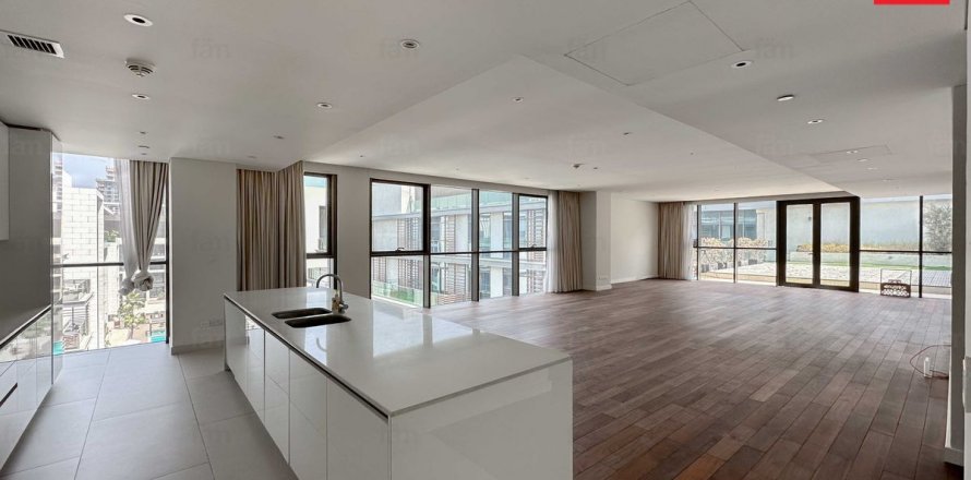 Apartment in Al Wasl, Dubai, UAE 4 bedrooms, 392 sq.m. № 630531
