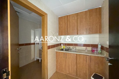 Ured u gradu Jumeirah Lake Towers, Dubai, UAE 142 m2 Br. 681190 - Slika 11