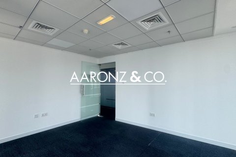 Business Bay, Dubai, UAE의 임대용 사무실 93제곱미터 번호 681188 - 사진 2