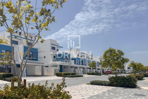 Villetta a schiera a Damac Lagoons, Dubai, EAU 3 camere da letto, 144 mq. № 745384