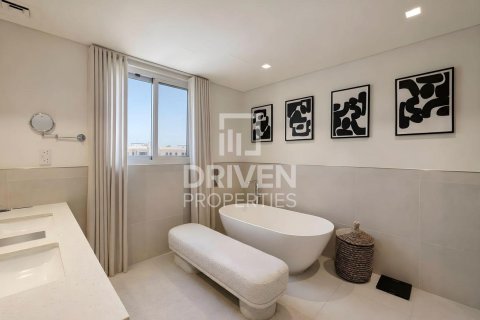 Villa te huur in Jumeirah, Dubai, VAE 4 slaapkamers, 263.19 vr.m., nr 745381 - foto 19