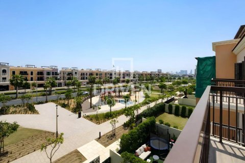 Villa te huur in Jumeirah, Dubai, VAE 4 slaapkamers, 263.19 vr.m., nr 745381 - foto 21