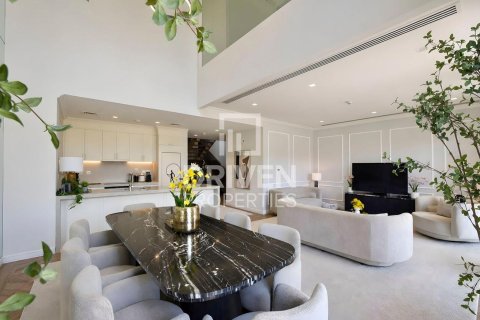 Villa te huur in Jumeirah, Dubai, VAE 4 slaapkamers, 263.19 vr.m., nr 745381 - foto 3