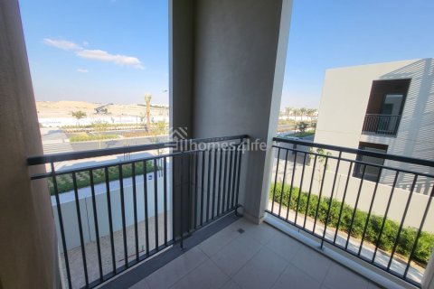 Townhouse in Dubai Land, UAE 4 bedrooms, 274 sq.m. № 718106 - photo 13