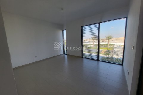 Townhouse in Dubai Land, UAE 4 bedrooms, 274 sq.m. № 718106 - photo 14