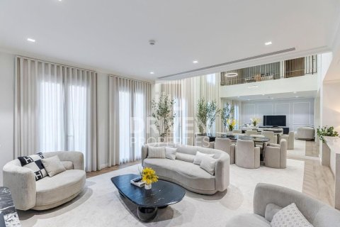 ویلا در Jumeirah، Dubai ، امارات متحده عربی 3 خوابه ، 263 متر مربع.  شماره 683422