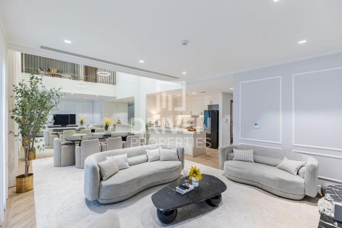 Villa til salg i Jumeirah, Dubai, UAE 3 soveværelser, 263 kvm № 683422 - foto 2