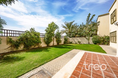Müüa villa asukohaga Jumeirah Park, Dubai, AÜE: 3 magamistoaga, 284.56 m² Nr 733131 - pilt 2