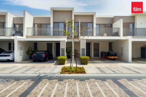 Üürile anda ridamaja asukohaga Tilal Al Ghaf, Dubai, AÜE: 3 magamistoaga, 140.4 m² Nr 633880 - pilt 1