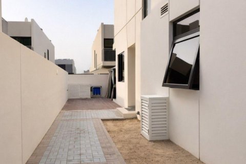 Városi lakóépület itt: DAMAC Hills (Akoya by DAMAC), Dubai, EAE, 3 hálószoba, 175 m², azonosító: 682460 - fénykép 12