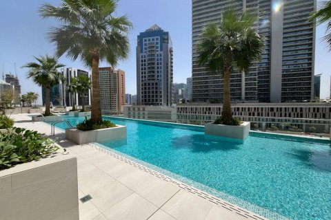 Apartmen di Business Bay, Dubai, UAE 1 bilik, 44 meter persegi № 682463 - foto 13