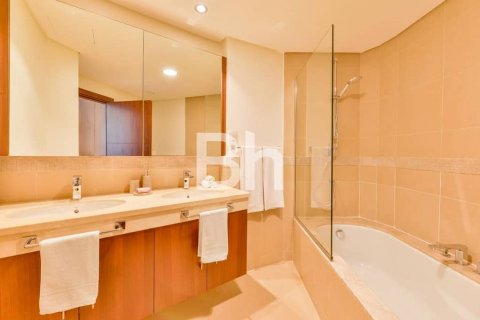 Apartemen di Downtown Dubai (Downtown Burj Dubai), UEA 2 kamar tidur, 136 m2 nomor 642575 - foto 20