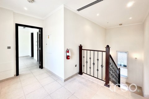Vila u Jumeirah Park, Dubai, UAE 3 spavaćih soba, 284.56 m2 Br. 733540 - fotografija 8