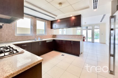 Vila u Jumeirah Park, Dubai, UAE 3 spavaćih soba, 284.56 m2 Br. 733540 - fotografija 13