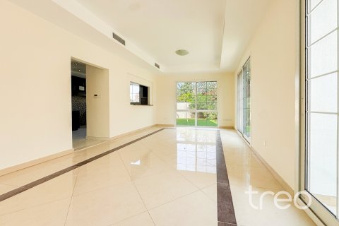 Villa in affitto a Mudon, Dubai, EAU 3 camere da letto, 53.42 mq. № 733541 - foto 2