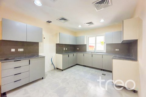 Huvila Meadows, Dubai, Arabiemiraatit 4 makuuhuonetta, 568.57 m2 № 733539 - kuva 2