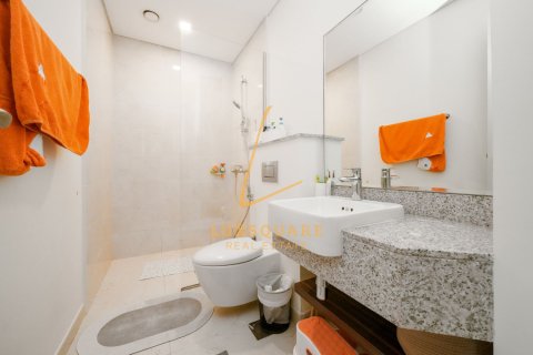 Villa til salg i Motor City, Dubai, UAE 3 soveværelser, 240 kvm № 765851 - foto 19