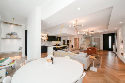 Villa til salg i Motor City, Dubai, UAE 3 soveværelser, 240 kvm № 765851 - foto 5