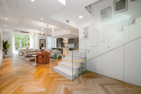 Villa til salg i Motor City, Dubai, UAE 3 soveværelser, 240 kvm № 765851 - foto 7