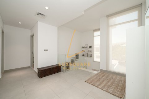 Villa til salg i Motor City, Dubai, UAE 3 soveværelser, 240 kvm № 765851 - foto 25