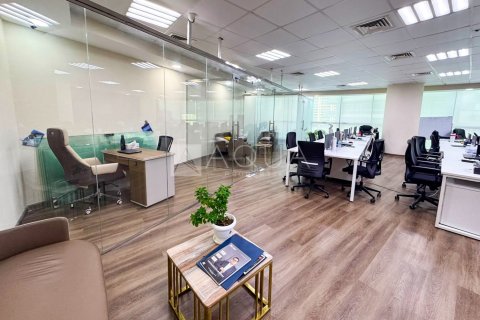 Barsha Heights (Tecom), Dubai, UAE의 임대용 사무실 136제곱미터 번호 765854 - 사진 9