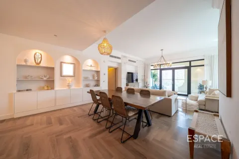 Купить квартиру в Пальма Джумейра, Дубай, ОАЭ 3 спальни, 206м2, № 649630 - фото 1
