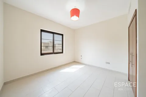 Villa till försäljning i Arabian Ranches 2, Dubai, UAE 3 sovrum, 292 kvm Nr. 649627 - fotografi 7