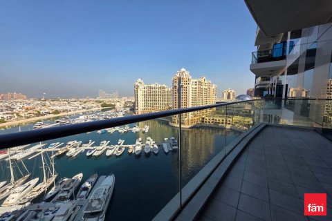 Apartamento en alquiler en Palm Jumeirah, Dubai, EAU 3 dormitorios, 211.8 m2 № 661841 - foto 1