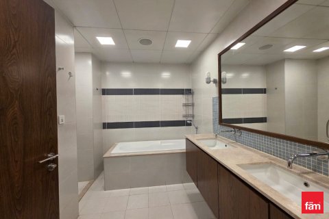 Apartamento en alquiler en Palm Jumeirah, Dubai, EAU 3 dormitorios, 211.8 m2 № 661841 - foto 12