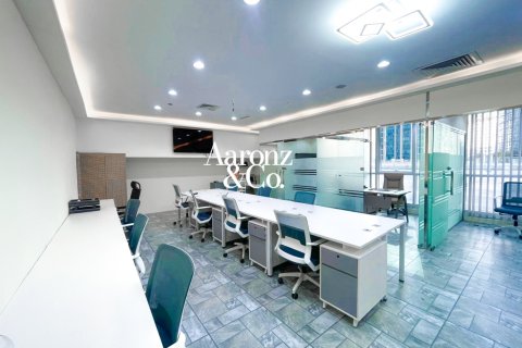 دفتر در Business Bay، Dubai ، امارات متحده عربی 82 متر مربع. شماره 701724