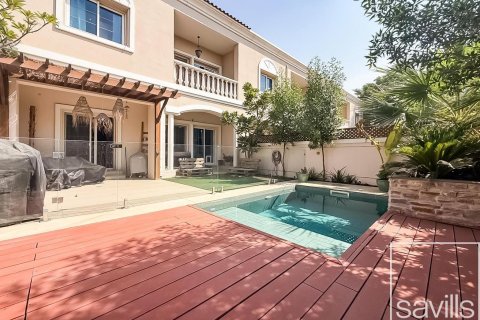 Таунхаус Jumeirah Village Triangle, Дубай, БАӘ-да 3 жатын бөлмелер, 240 м² № 650788 - фото 1