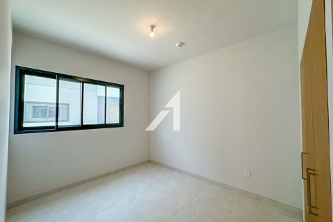 Townhouse in Dubai Land, UAE 4 bedrooms, 245 sq.m. № 688474 - photo 8