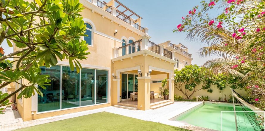 Vila u gradu Jumeirah Park, Dubai, UAE 4 spavaće sobe, 499 m2 Br. 641052