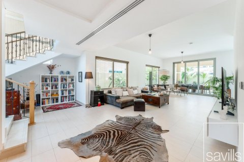 Vila u gradu Jumeirah Park, Dubai, UAE 4 spavaće sobe, 499 m2 Br. 641052 - Slika 2