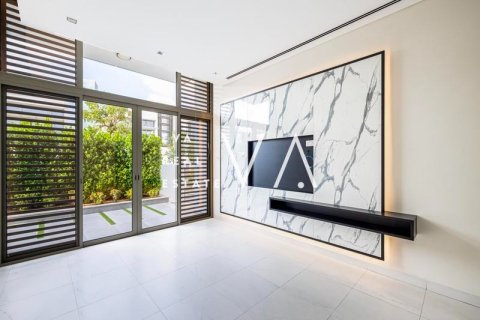Villa in Meydan, Dubai, UAE 5 bedrooms, 799.22 sq.m. № 637619 - photo 17