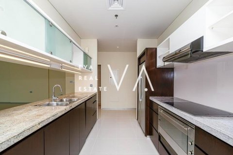 Apartment in Downtown Dubai (Downtown Burj Dubai), UAE 3 bedrooms, 216 sq.m. № 637620 - photo 16